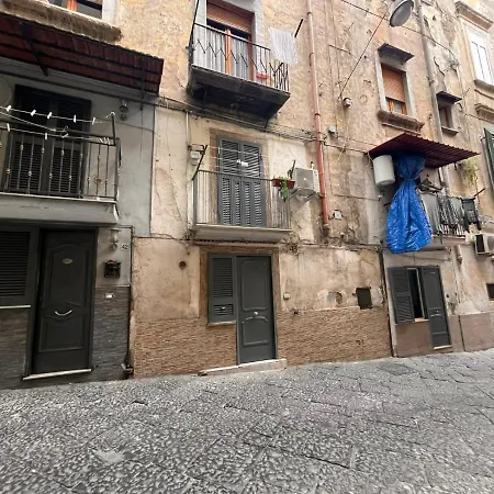 House Of The Night Neapel