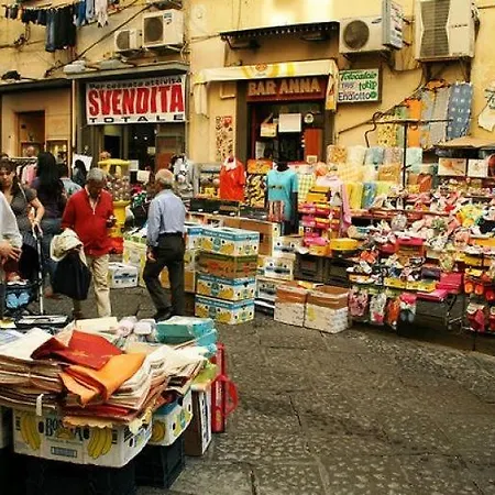 House Of The Night * Neapel