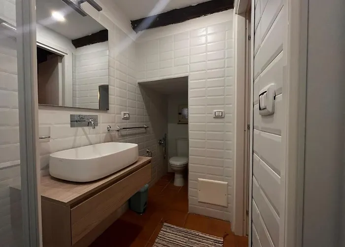 House Of The Night Apartment Neapel