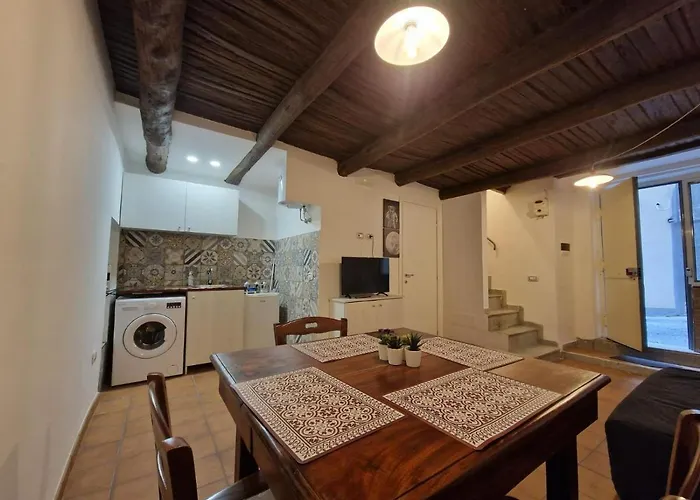 House Of The Night Apartment Neapel