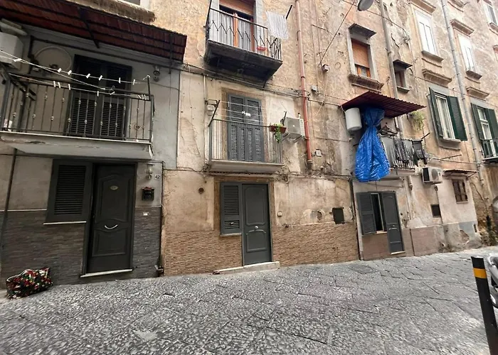 House Of The Night Neapel