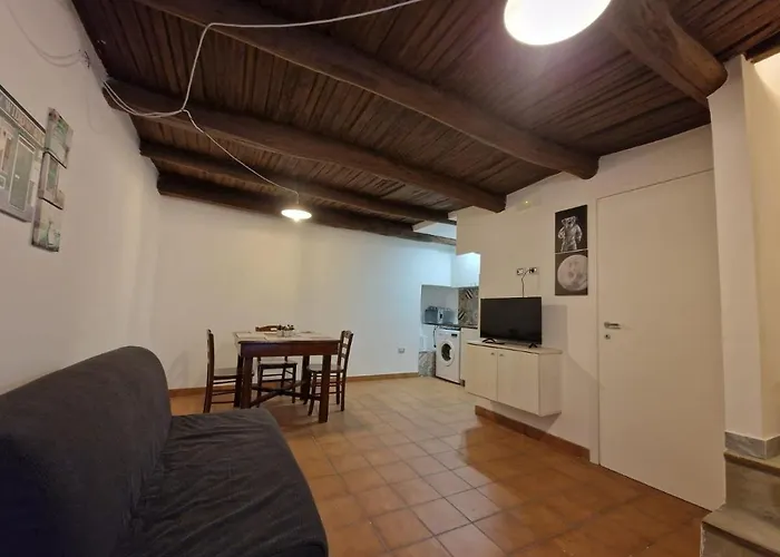 House Of The Night Apartment Neapel