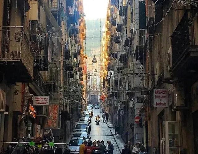 House Of The Night Neapel